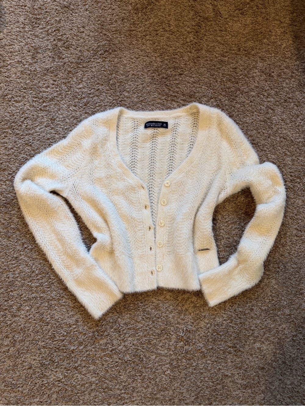 Abercrombie & Fitch Cream Fuzzy V‑Neck Button Cardigan